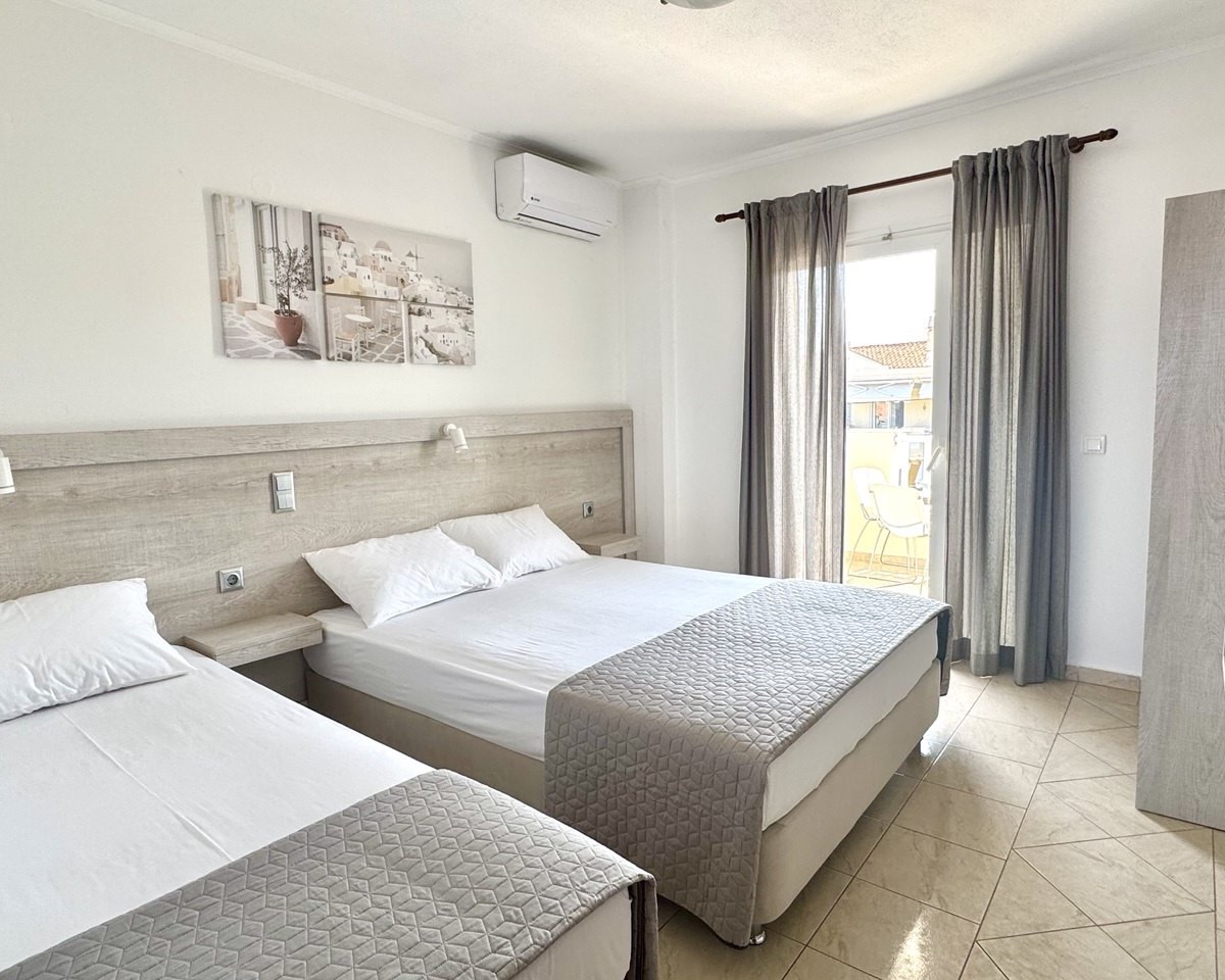 Superior Family Apartment - Pool and Garden View